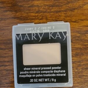 NEW! Mary Kay Sheer Mineral Pressed Powder in Ivory 2